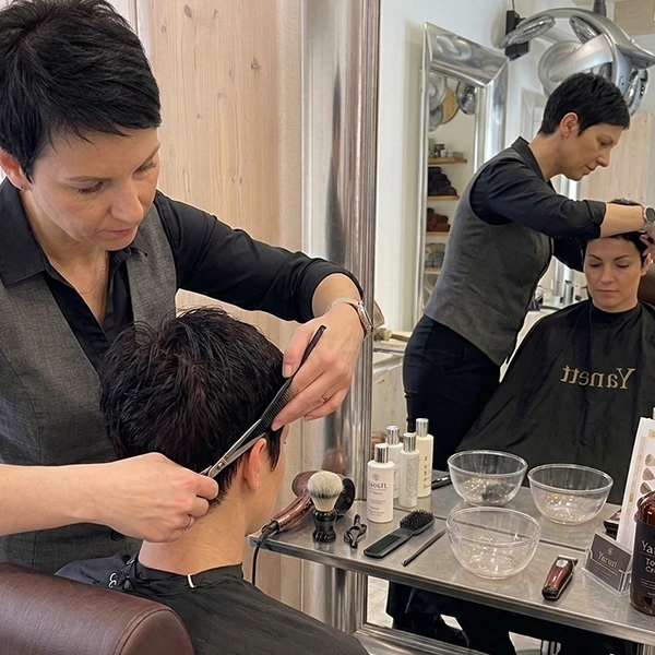 Dámský střih – krátké vlasy